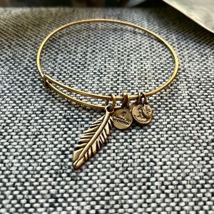 ✨ Alex and Ani Bracelet in Gold with Feather Charm! ✨
